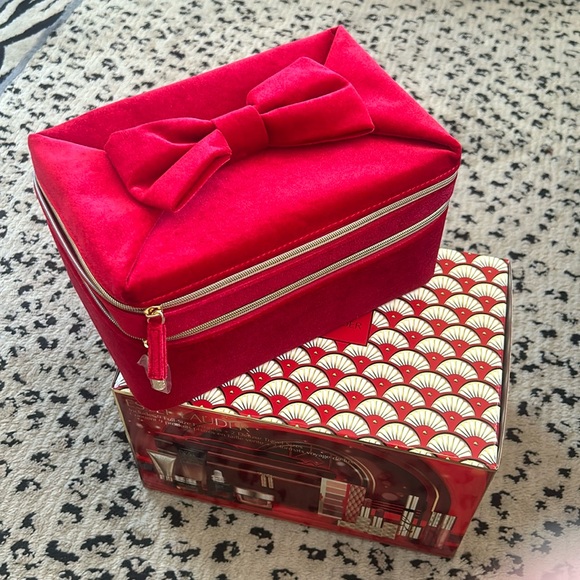 Estée Lauder makeup case - Picture 1 of 3